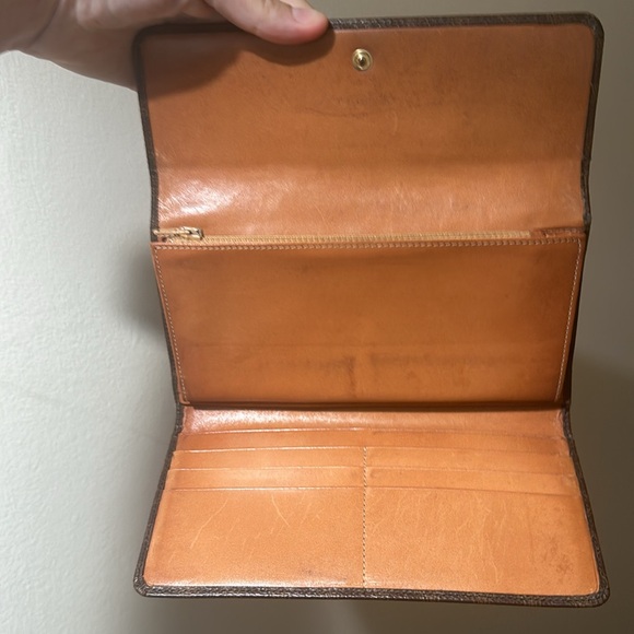 Celine Trifold Wallet w/ Unbranded Chain - Picture 4 of 15